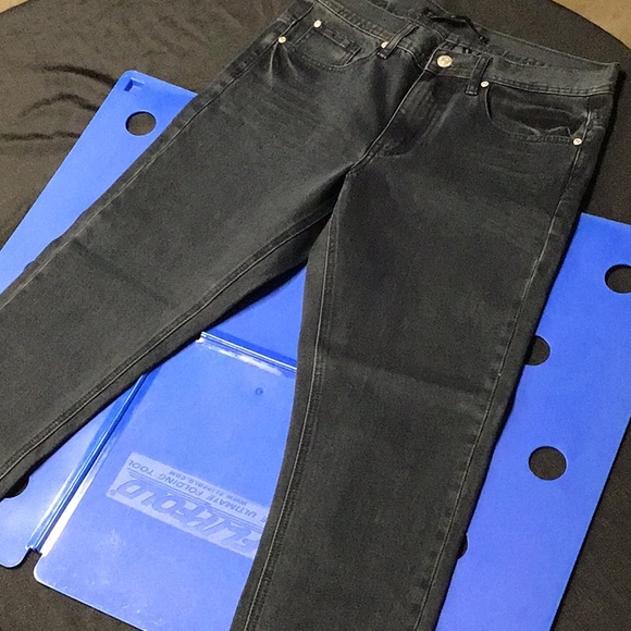 JEANS SIZE 32 - Picture 2 of 7